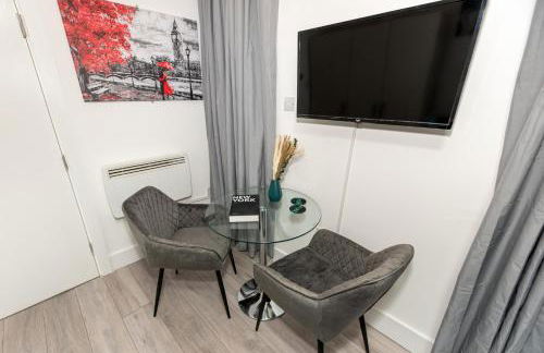 Cozy Ground-Floor Studio, Excellent City Access - Photo 9