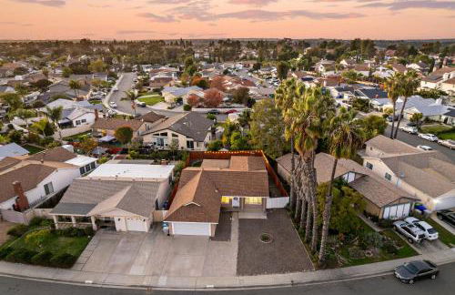 Entire Private Home with 3 Bedrooms 2 Bathrooms, Gated Yard, Garage, Hot Tub, 4-Beds, Golf, Mira Mesa, Available Now - Photo 51