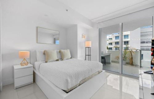 Luxury Condo with Rooftop Pool - 5-Min to Beach - Foto 8