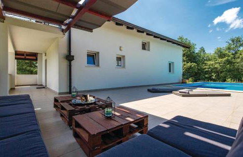 4 Bedroom Gorgeous Home In Jurdani - Photo 12