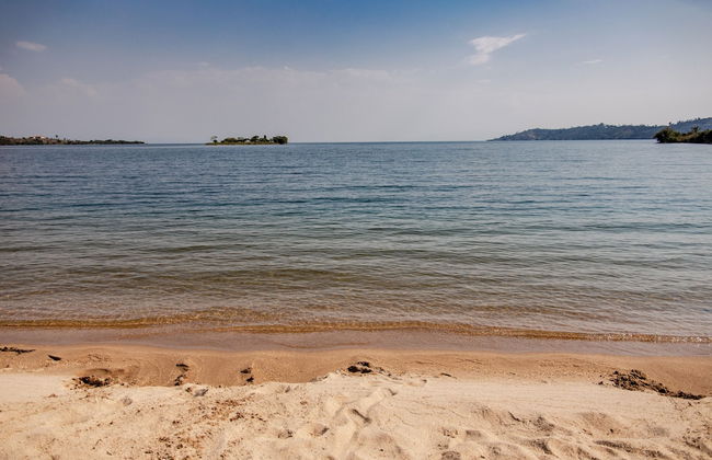 Room in Lodge - Find a Quiet Beach Resort at Rushel Kivu Resort! - Foto 21