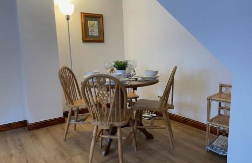 Pine Cottage cosy 3 bed sleeps 4 - dogs very welcome - Foto 4