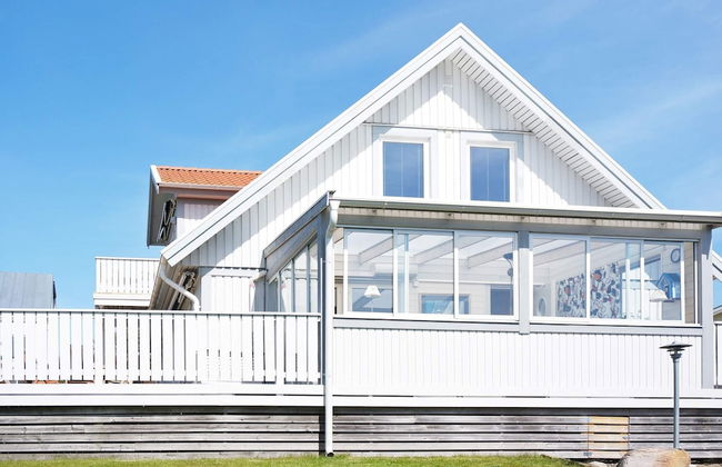 4 Star Holiday Home in Frillesas - Foto 1