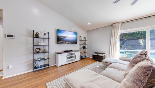 Beautiful home, centrally located to Parks with Pool - Foto 4