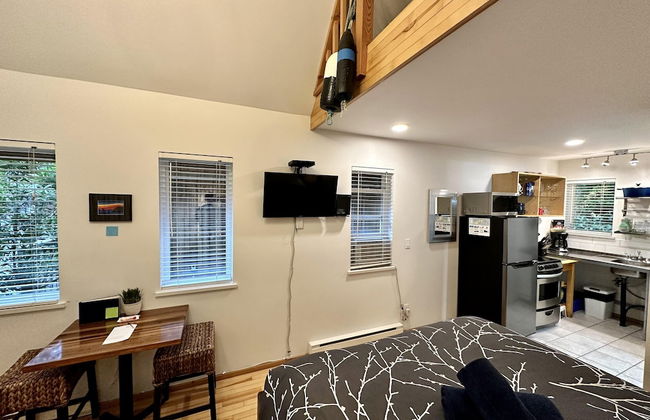 West Coast Cabin - Photo 13