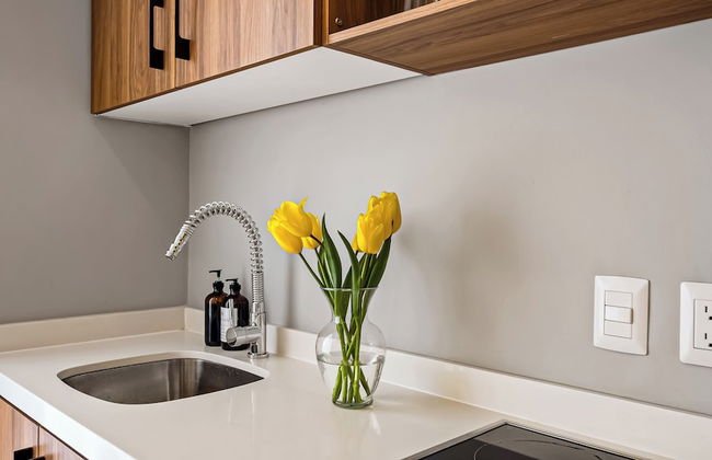 Stunning Beachfront Condo - Sea Views - Foto 9