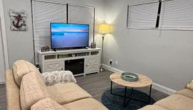 Dolphin Cove 1 block from the Beach - Foto 3