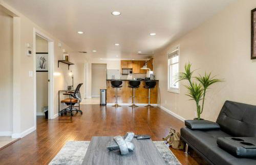 *2bdr Victorian Home away from Home - *Central Loc - Foto 1