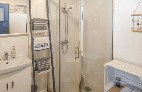 Two-Bedroom Holiday Home In Nowe Warpno - Foto 24