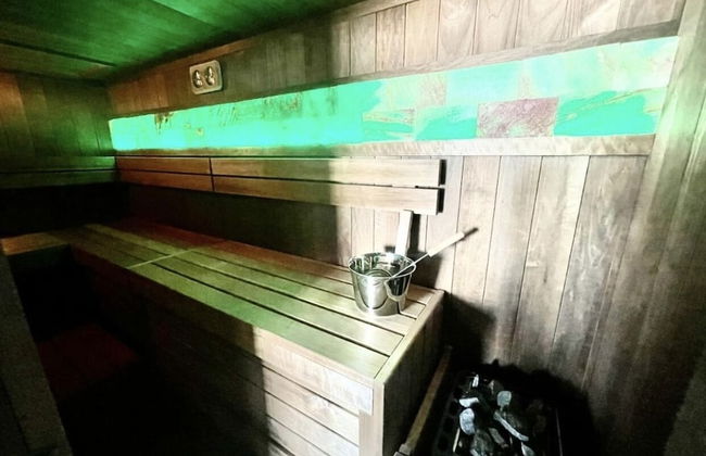 Apartments in Sky Tower with Bathtub near the window - Photo 33