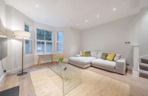 Stylish 3-floor 3bed home with garden near river - Foto 29