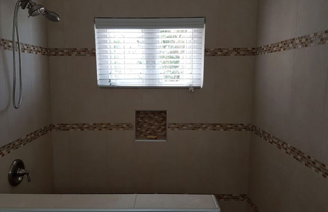 Je Suis Jamaica - 4 B R Beachfront Villa w Staff - Photo 36