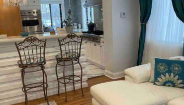 A Regal Retreat- Exclusive Parking, Prime Location - Foto 2