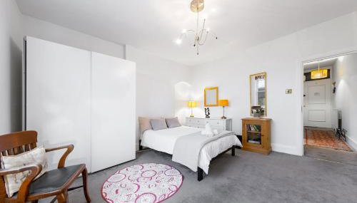 Lovely Split level 2 bedroom flat in NW London - Foto 4