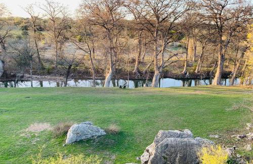 FAMILY RIVER RETREAT! PRIVATE MEDINA RIVER ACCESs! - Foto 22