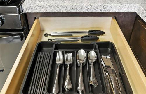 Boutique DCA Unit-Sleeps 7-Free Parking-Great Spot - Foto 3