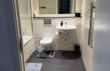 MediaCityUK - 2 Bedroom Modern Apartment - Foto 9