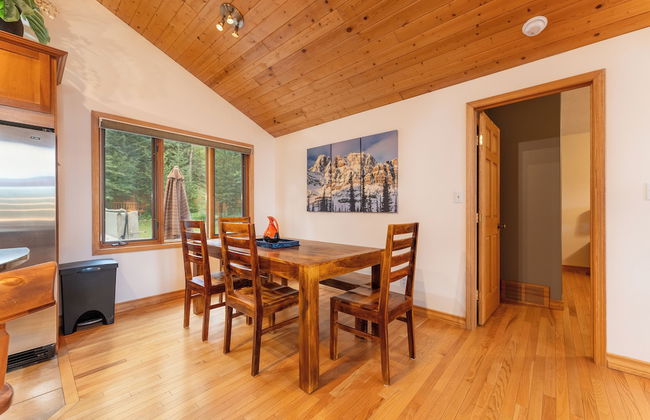 Mountain Chalet 2Min to Jasper Park Gate - Photo 23