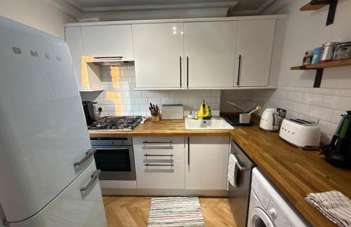 Cozy 1 Bed flat with Terrace close to Portobello - Photo 8