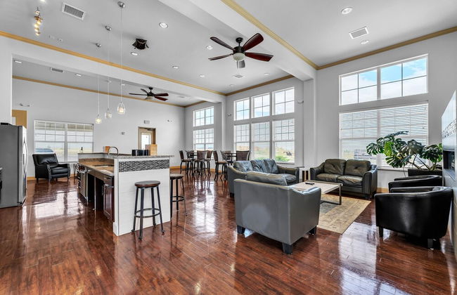 Luxurious 1 Bed 1 Bath Apartment At The Meadows 1 Bedroom Apts by FlexHaus - Photo 33