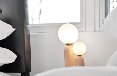 Fire and Fun Luxe Stay w Pool Hot Tub and Game Room - Foto 17