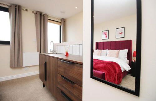 LUXURY 4 Bedroom 4 Ensuite Home in Penarth (Pool Table Games Room & BBQ Garden) with Sea Views - Photo 71