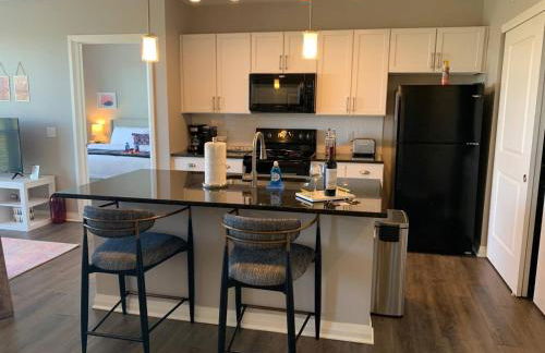 The City View Suite Garage Parking Top Floor! - Foto 7