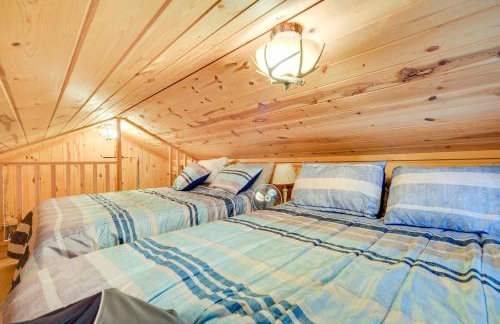 Pet-Friendly Waterfront Minong Cabin with Fire Pit - Foto 17