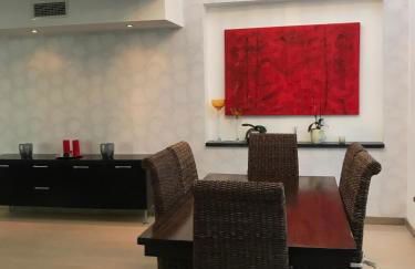 Villa with Heated Pool and Jacuzzi close to Puerto Banus and Beach - Photo 8