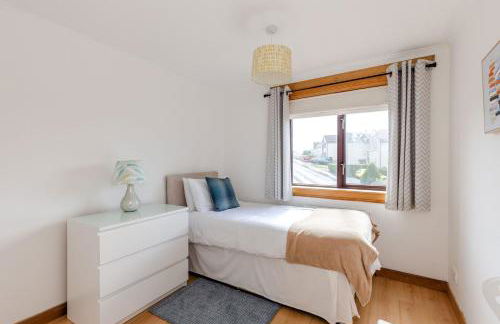 20 mins to Edinburgh 3 bedroom detached family house Wi-Fi Parking - Foto 17