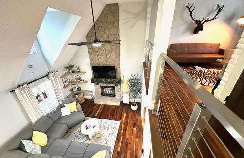 Cheerful 4 bedroom home w/ fireplace & game room - Foto 5