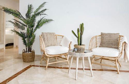 PA18- Stunning flat gym indoor and outdoor pool - Photo 34