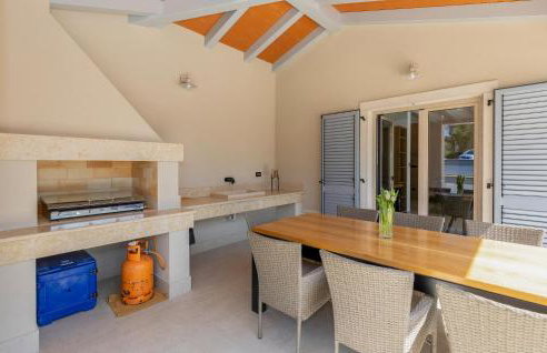 Beautiful Home In Nedescina With Wifi - Foto 3