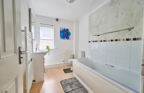 Cherish Stays spacious & amazing 3 Bed House in Hayes & Heathrow - Foto 19