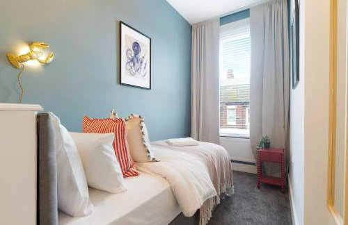 Central Location 3BR Home on Gladstone Street - Photo 9