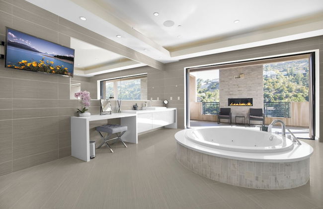 Zorada - Private Hollywood Hills Luxury With Endless Amenities and City Views - Photo 21