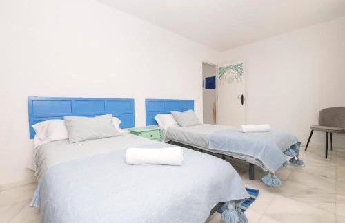 Preciosa Casa con Jardin y Piscina Privada en el Puerto de santaMaria - Photo 5