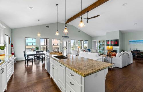 Sand Dollar Beachside 3BR Retreat, Ocean Views, Firepit & Pet Friendly - Foto 22