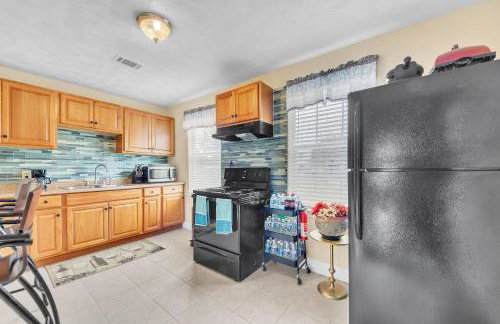 Charming Coastal Retreat in Bay St Louis home - Photo 12