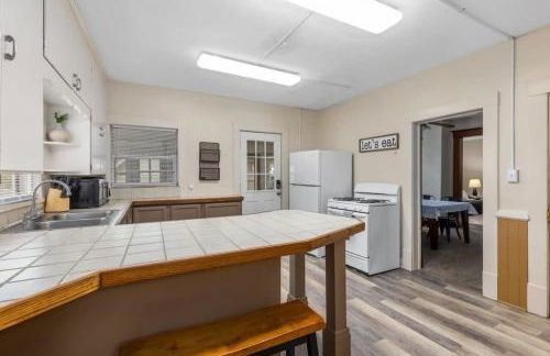 Charming 4BR Westside Home in Beer City USA - Foto 3