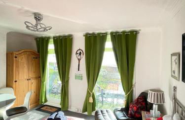 "The Celebration" Balcony Seafront Apartment - Foto 32