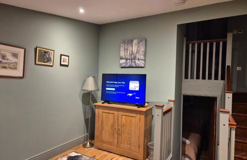 Charming 1 bed Peak District Barn Conversion - Photo 33