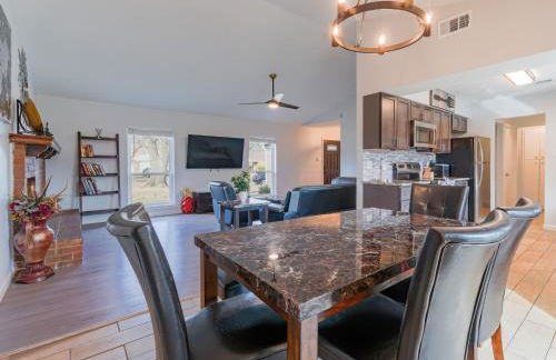 Beautiful home with backyard - Photo 5