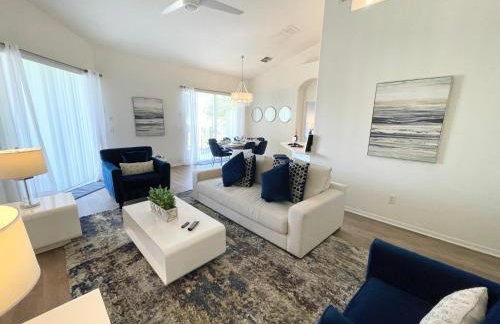 556 Gorgeous home with Pool and Spa Not Overlooked at Back 3 Bedrooms and 2 Full Bathrooms - Foto 23