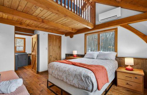 Cozy Mountain Retreat with Hot Tub & Fire Pit - Foto 32