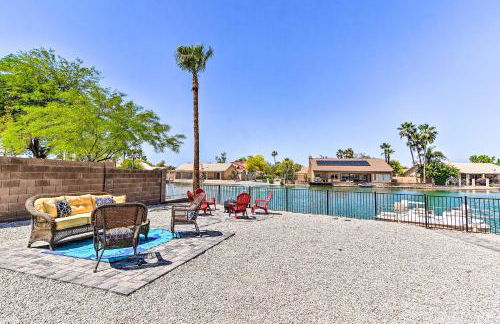 Mod Casa Grande Home with Patio on the Water! - Foto 24