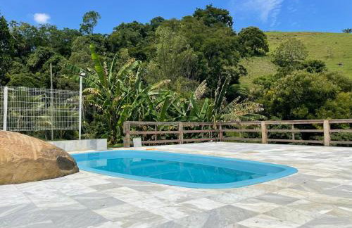 Chalés São João - a 500m da Cachoeira de Bom Jardim - com piscina - Foto 36