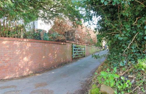 Cheshire Countryside Escape with Garden & Sunrise View - Foto 24