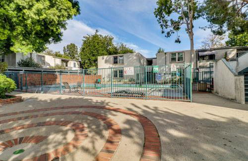 Extended Stay in the Valley Gated and Convenient! - Foto 1