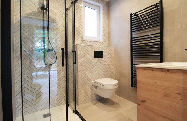 Modern Holiday Home With Decorative Fireplace - Foto 11